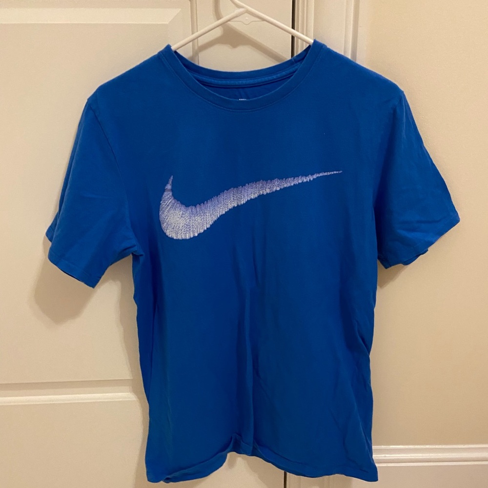 Athletic cut nike shirt